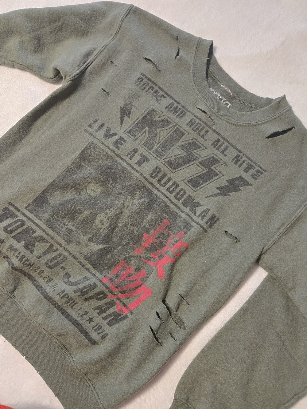 Kiss Concert Crewneck Sweatshirt - Picture 5 of 5